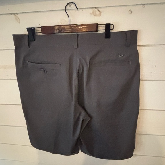 Nike Golf Performance Men's Gray Shorts - Picture 5 of 9